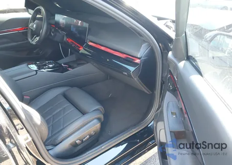 2025 BMW I5 xDrive40 z USA, uszkodzony, nr VIN WBY13HG08SCS85644